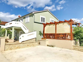 Гостиница Apartmani Nina i Niko  Сутомишцица